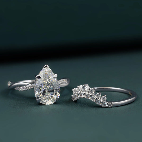 3.48 CTW Pear Cut Lab-Grown Diamond Bridal Ring Set in Gold