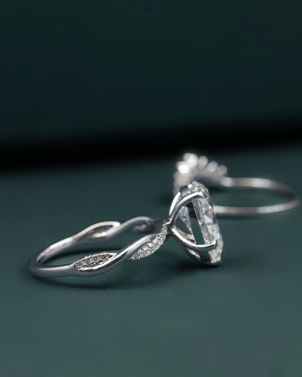 3.48 CTW Pear Cut Lab-Grown Diamond Bridal Ring Set in Gold