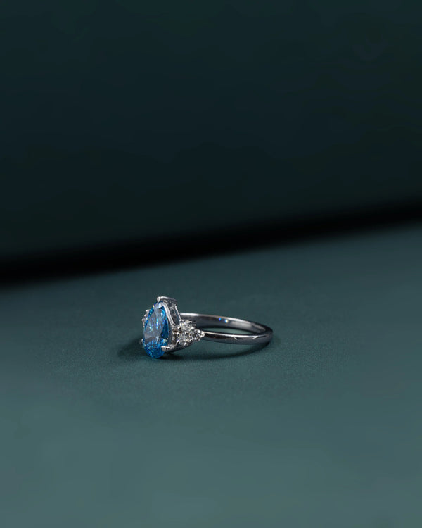 1.32 CT Pear Cut Blue CVD Lab-Grown Diamond Three Stone Ring